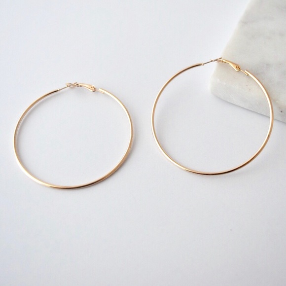 Onlo Jewelry - Everyday Gold Hoop Earrings